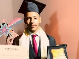 يوسف عبدالحميد يهنئ نجله عبدالحميد لنجاحه بالثانوية العامة