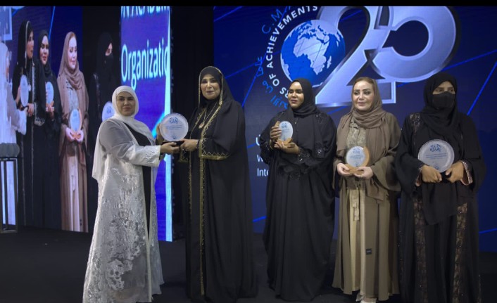 ”لمسة جمالية ورسالة إنسانية” من دبي إلى العالم في الملتقى المهني التجميلي العاشر تحت شعار "جمال بلا حدود والحياة تستمر