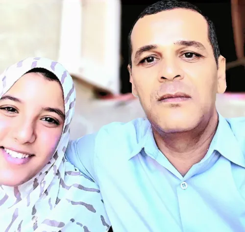 احمد عبدالمنعم يهنئ اسماء لنجاحها بالثانويه العامه