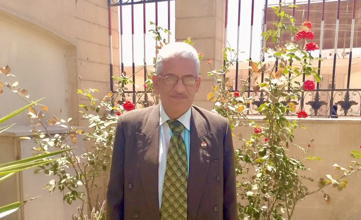 الكاتب الصحفي حسن ابوزهاد 