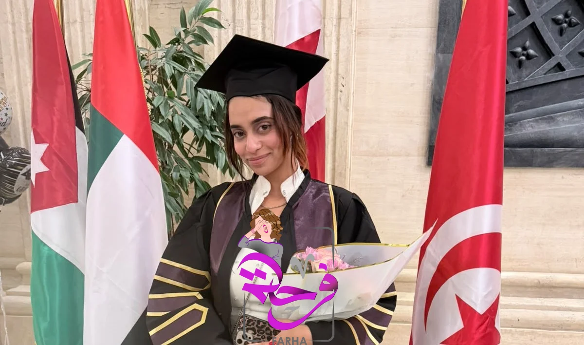 صورة 2 - فرحة التفوق تكلل مسيرة فرح خالد فوزي.. البكالوريوس بتقدير امتياز من كلية اللغة والإعلام بالأكاديمية البحرية