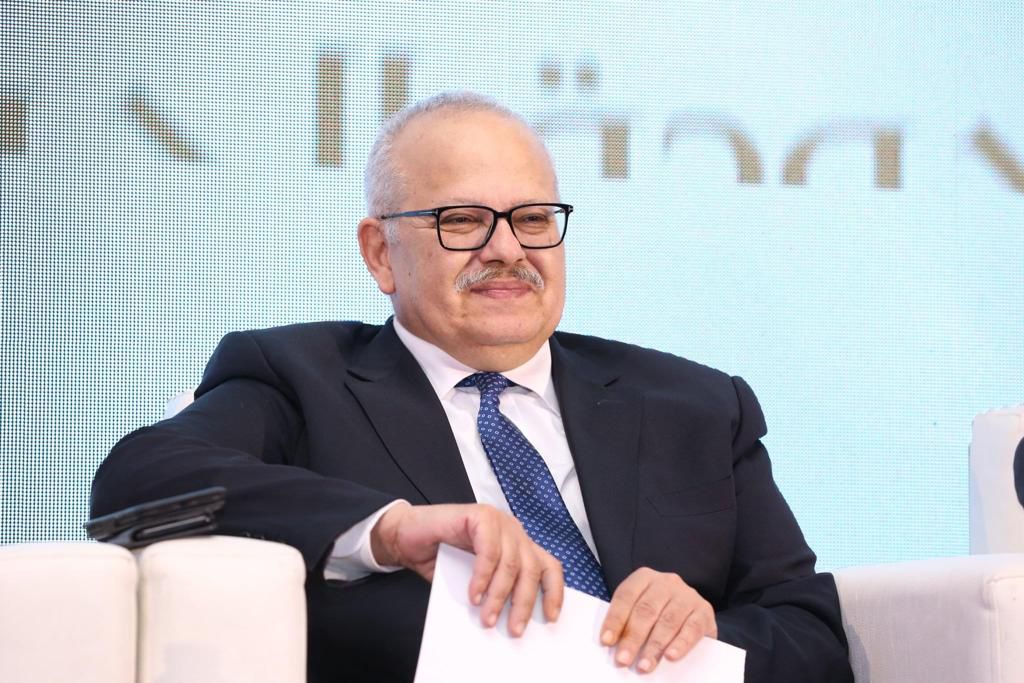 الدكتور محمد الخشت رئيس الجامعة