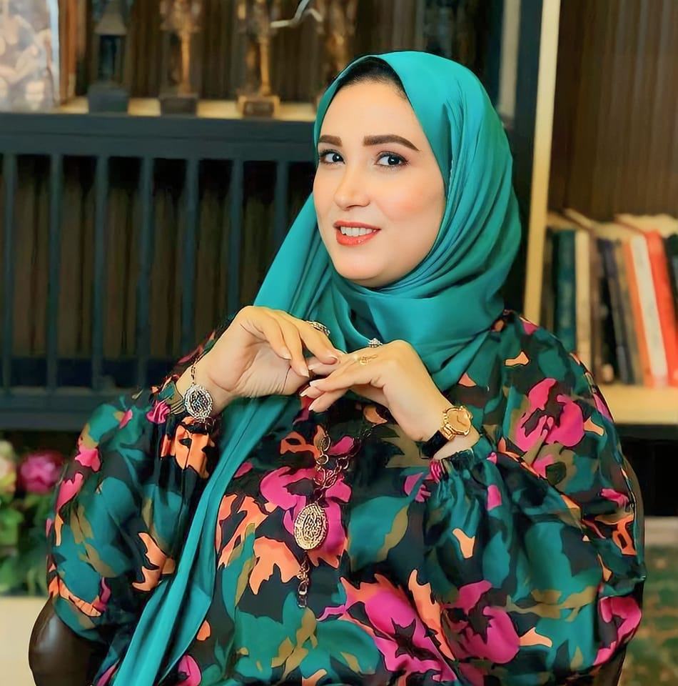 المذيعة دعاء الخطيب 