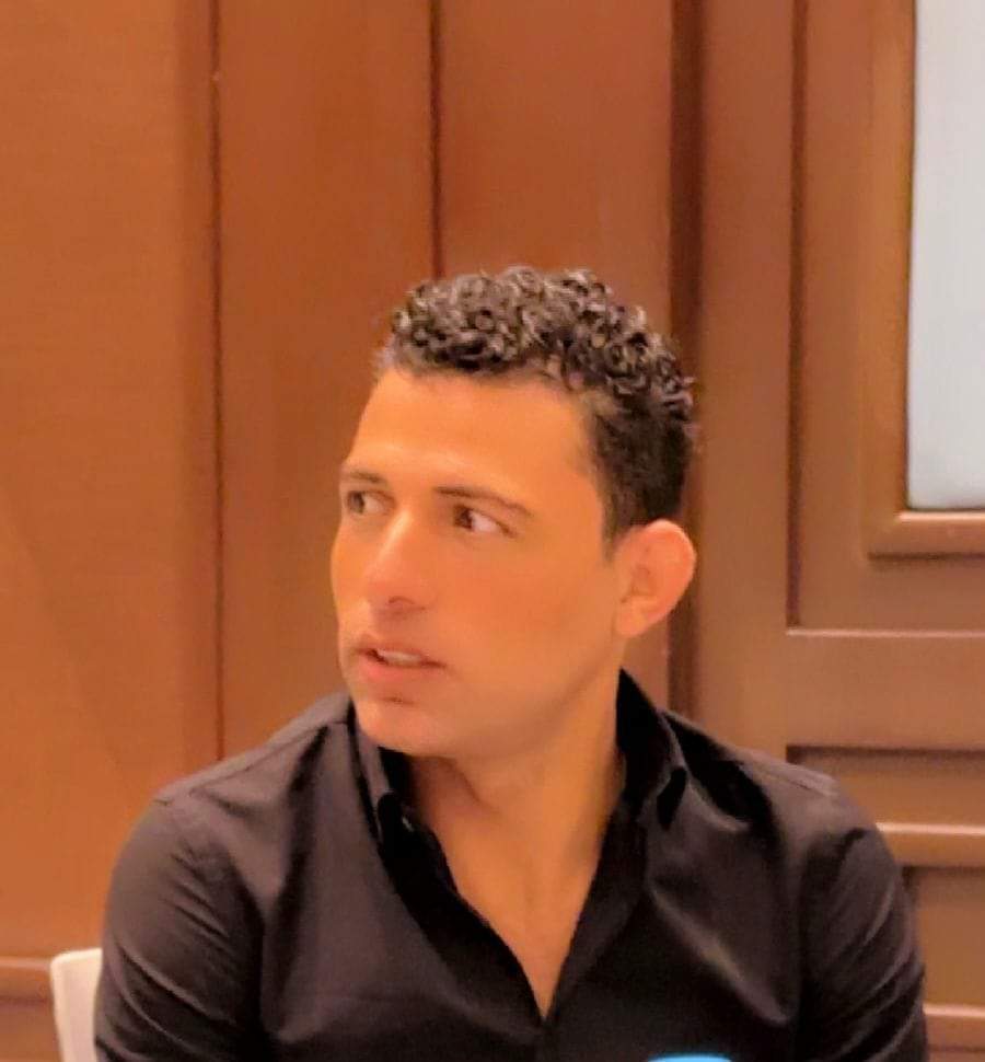 المنتج حسين يسري    