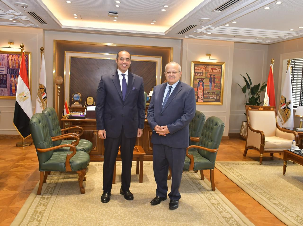 د. الخشت يهنئ المستشار محمود فوزي لتوليه مهام وزارة الشؤون النيابية والقانونية والتواصل السياسي