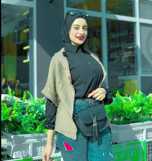 المستشار الإعلامي محمد عطفي يهنئ مديرة اعماله سارة عبدالفتاح بعيد ميلادها