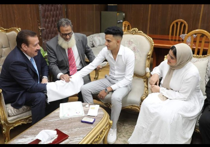 محافظ المنوفية يسلم جهاز العروسين لدار الأيتام مساهمة في إتمام زواجهم ويؤكد المحافظة ستتكفل بمصاريف حفل الزفاف
