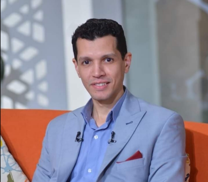 الأستاذ أحمد رمضان مدير تحرير الفجر الفني 