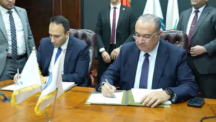 صورة .. وقعت الشركة المصرية القابضة ( إيجاس ) اتفاقية مع شركة نيوفورترس