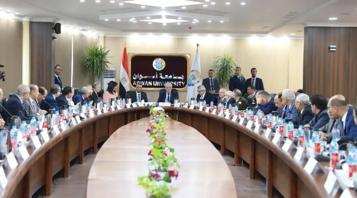 رفع وزير التعليم العالي درجه الإستعداد بالمستشفيات الجامعيه لإستقبال جرحي ومصابي قطاع غزة 