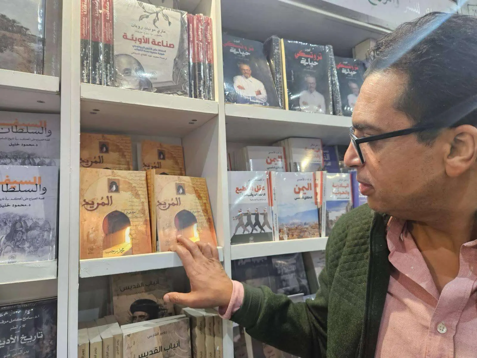 الكاتب محمد رجب 