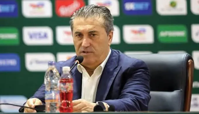 مدرب الزمالك ... لنا ركلة جزاء في مباراة زد واتعجب من عدم رؤية حكم الفار لها