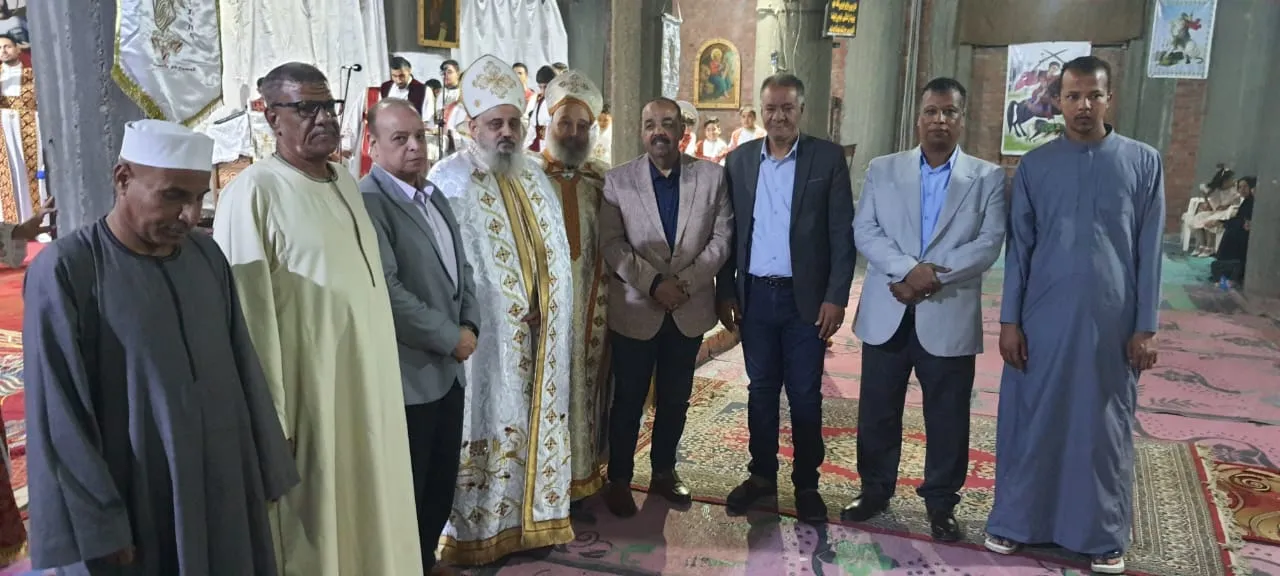 "مصر الحديثة" بأسوان يزور كنائس كوم أمبو لتهنئة الأخوة المسيحيين بعيد القيامة المجيد