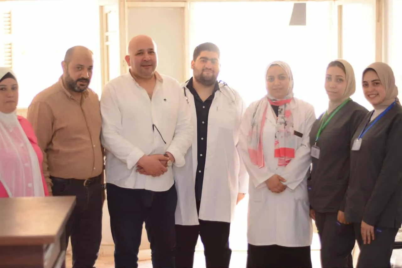 الدكتور إبراهيم عيسى يشارك في القافلة الطبية 