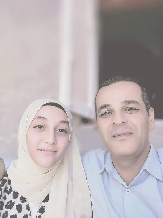 احمد عبدالمنعم يهنئ سهيله لنجاحها بالثانويه العامه