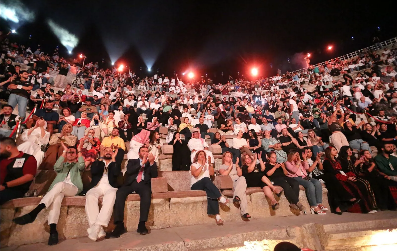 جمهور المطربة أحلام 