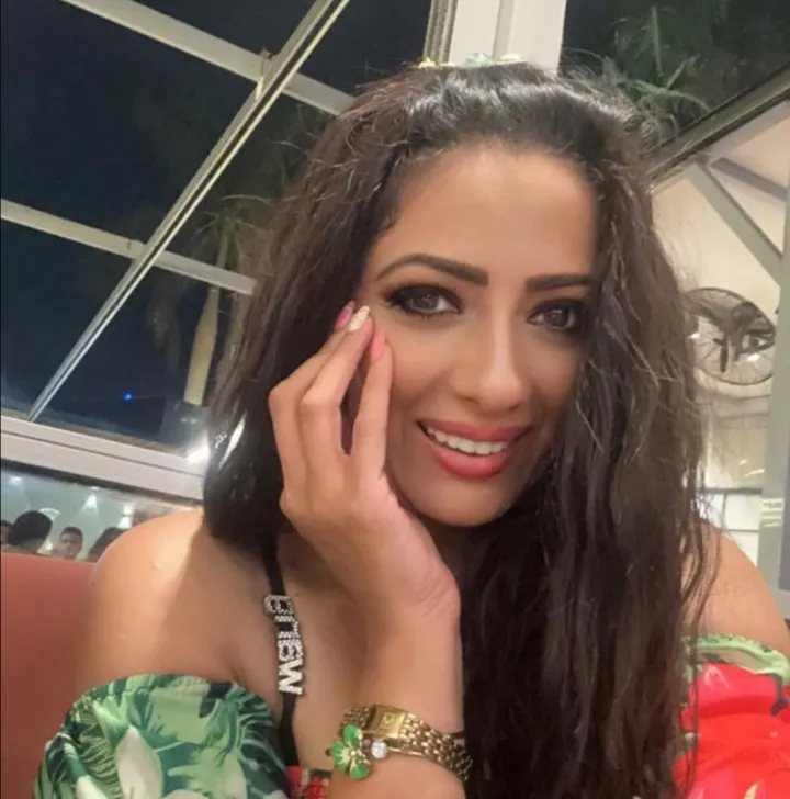 الفنانة هبة غندر 
