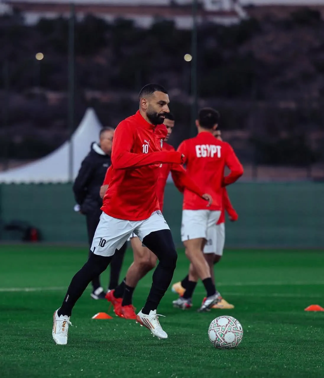 منتخب مصر يواصل  تدريباته استعداداً لمواجهة كوت ديفوار.. وتريزيجيه يخضع للتأهيل 